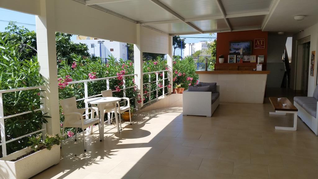 Apartamentos Vista Al Puerto San Antonio  Eksteriør bilde